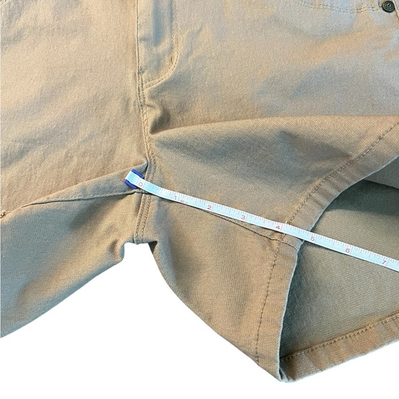 Sabrina Lauren Tan Bermuda Shorts with a Washed Look Size 14 - Picture 5 of 6